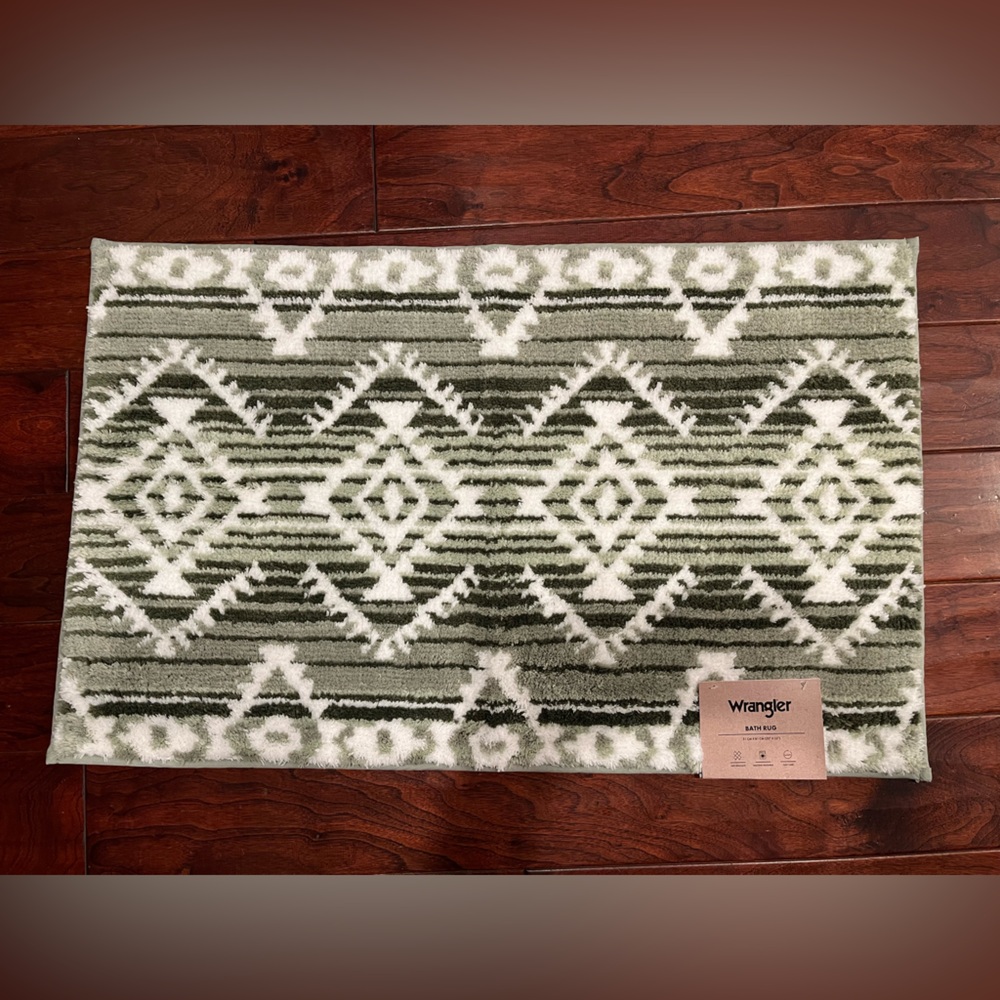 Wrangler Green and White Geometric Bath Rug/Mat